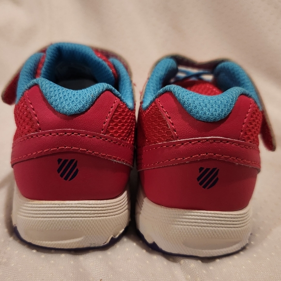 K Swiss Sneaker. Toddler Size 5. - Picture 5 of 9